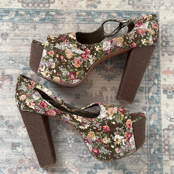 Jeffrey Campbell Foxy Platforms - Picture 2 of 11
